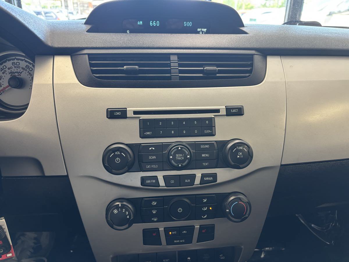 Used 2010 Ford Focus SEL FWD image 16