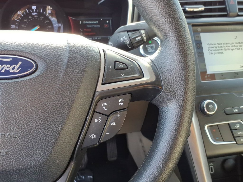 Used 2019 Ford Fusion SE FWD image 17
