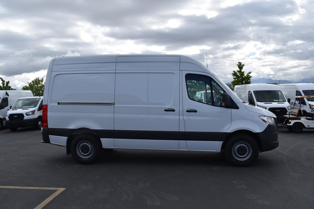 Used 2024 Mercedes-Benz Sprinter 2500 image 5