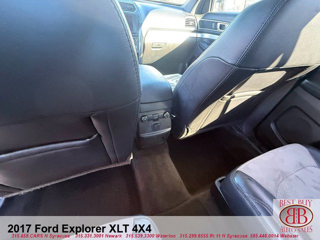 Used 2017 Ford Explorer XLT w/ Equipment Group 202A AWD/4WD image 14