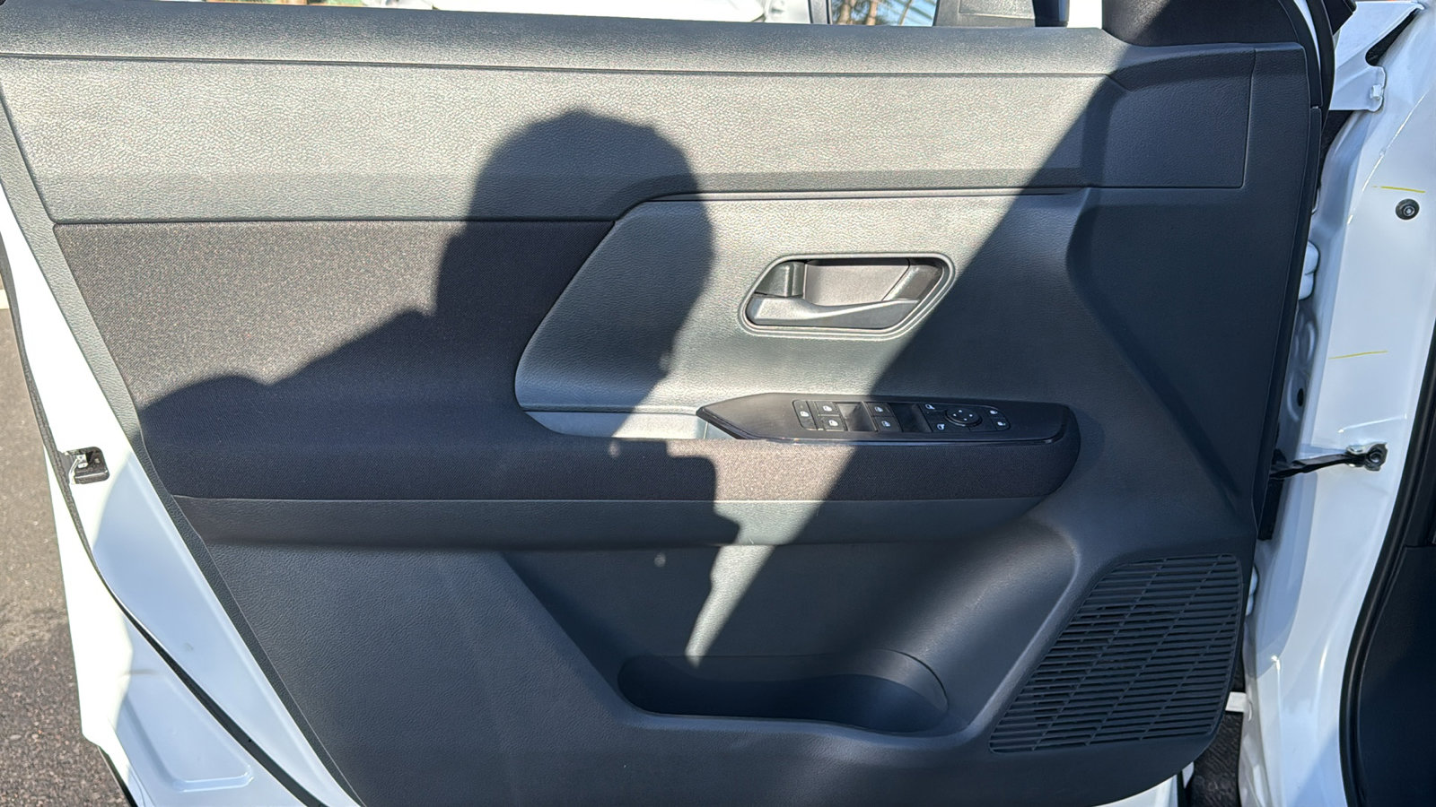 Certified 2025 Nissan Kicks S image 6