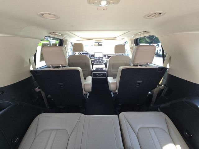 Used 2022 Ford Expedition Limited AWD/4WD image 15