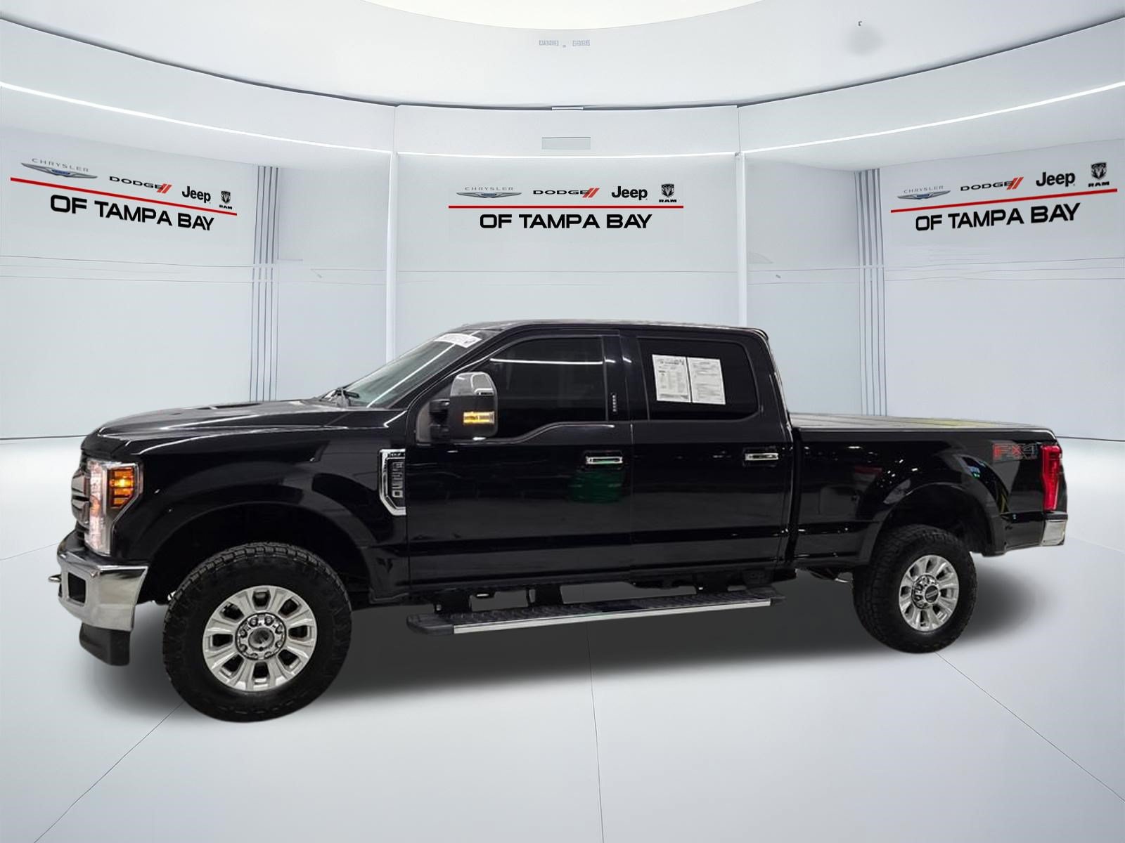 Used 2019 Ford F250 XLT w/ XLT Premium Package AWD/4WD image 3