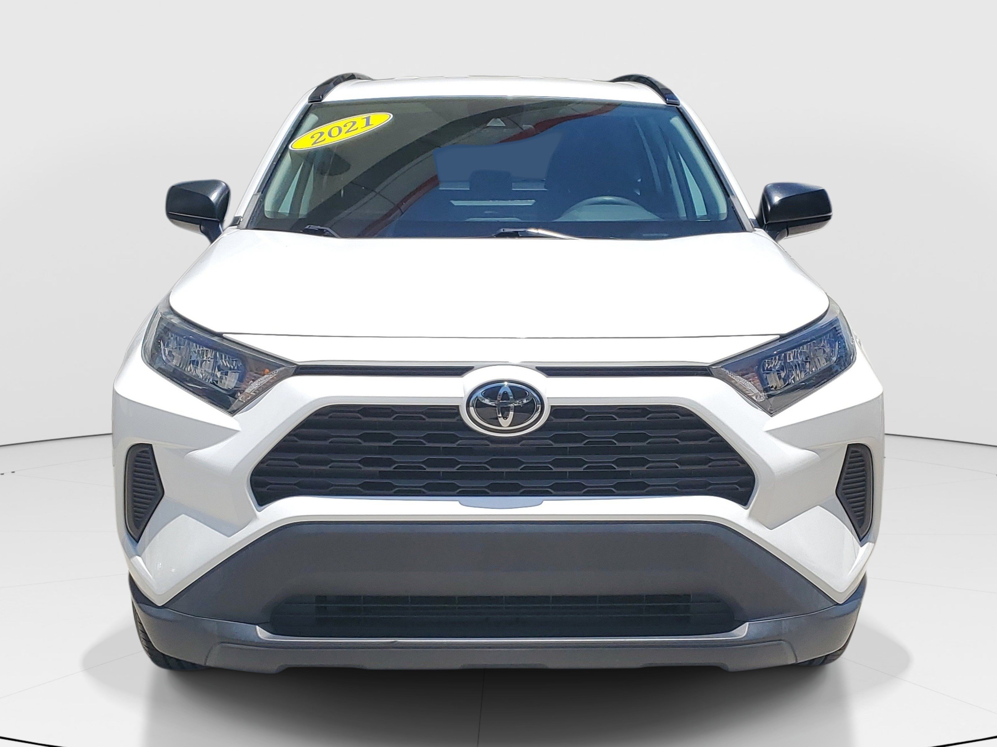 Used 2021 Toyota RAV4 LE FWD image 2