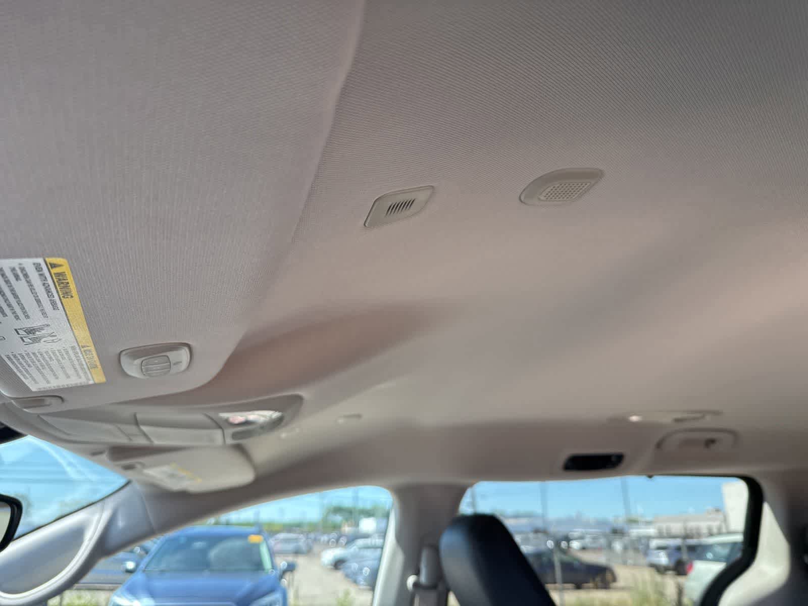 Used 2018 Chrysler Pacifica Touring-L FWD image 17