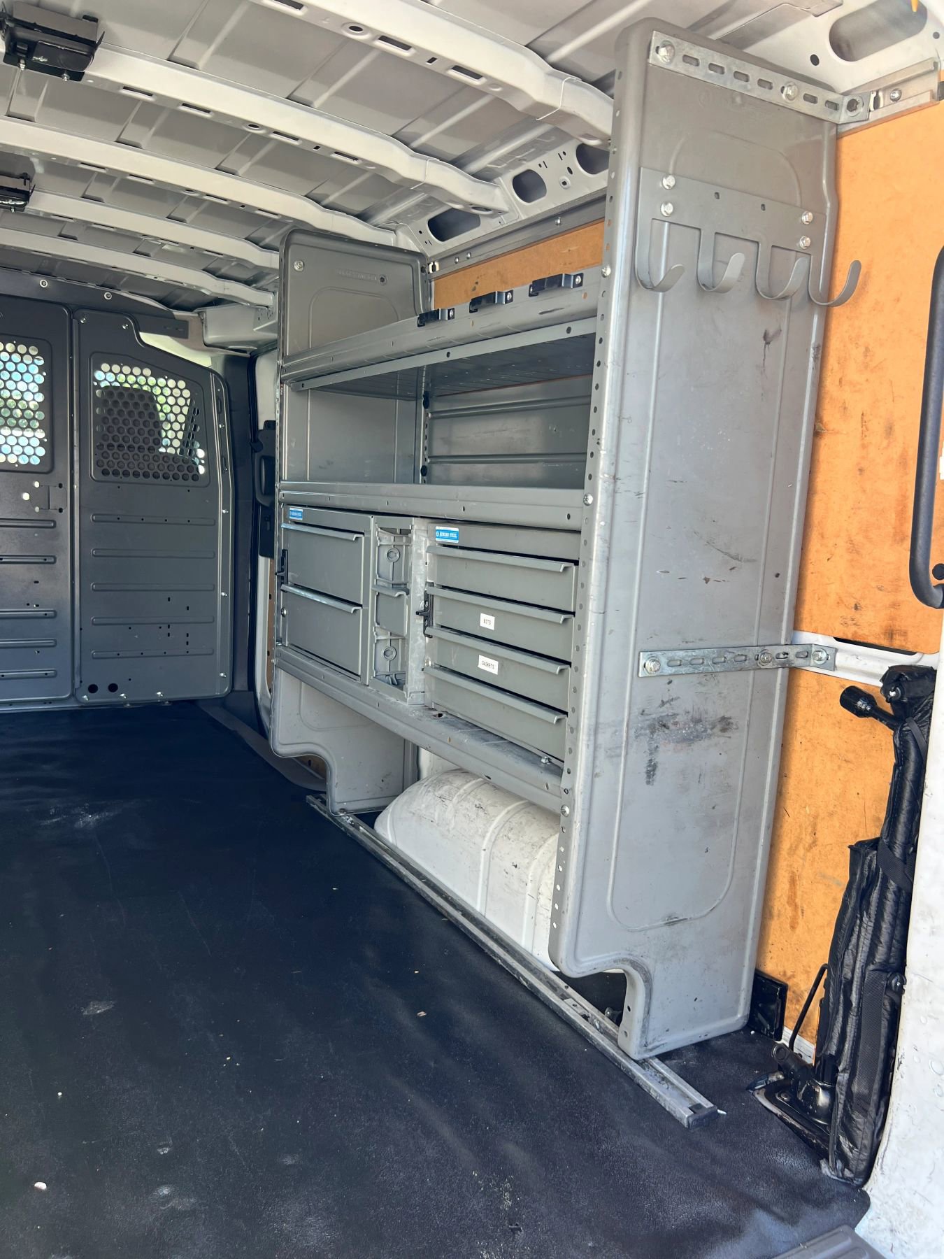 Used 2019 Nissan NV 3500 SL image 18