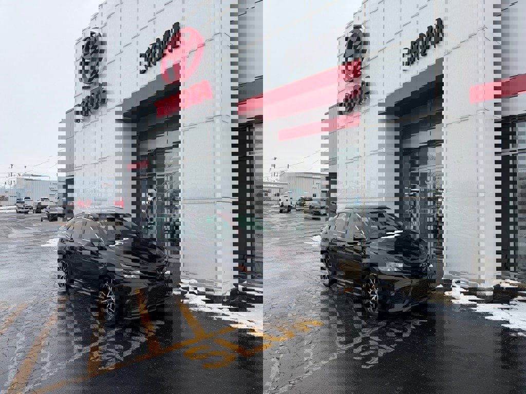 Used 2023 Toyota Camry SE