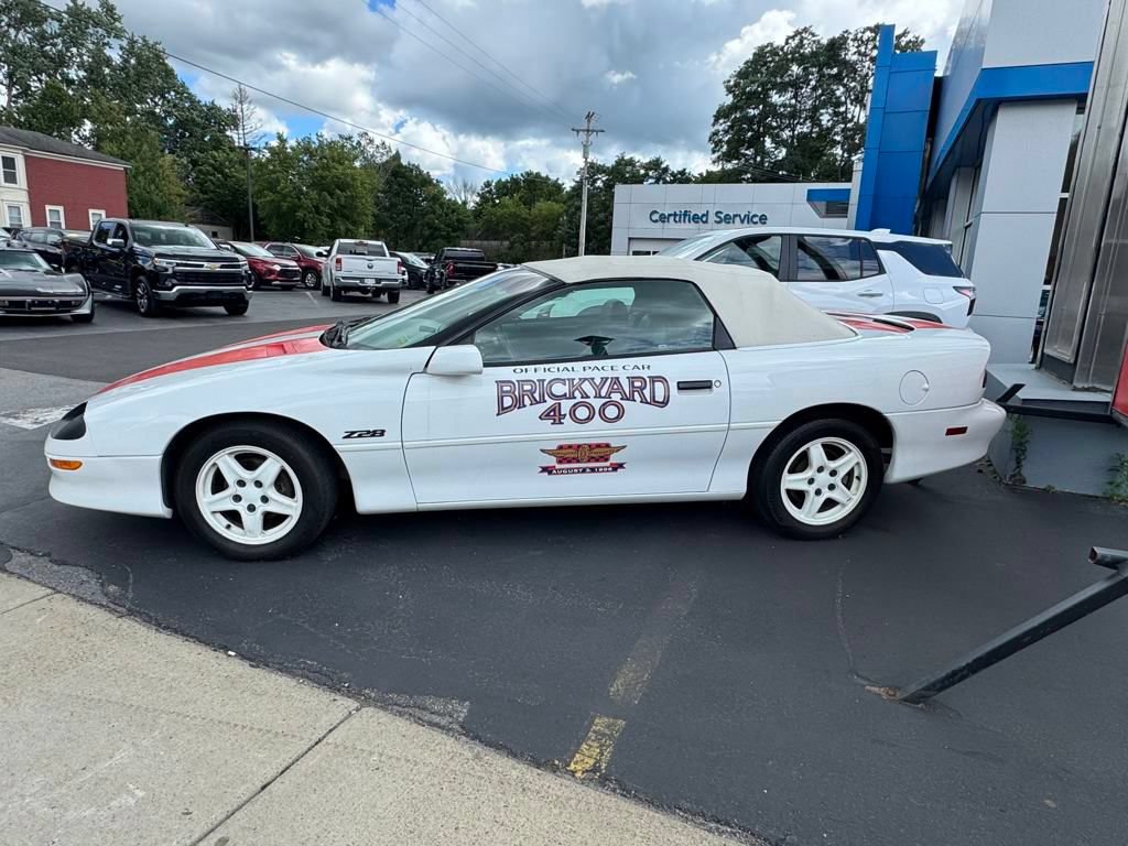 Used 1995 Chevrolet Camaro Z28 RWD image 3