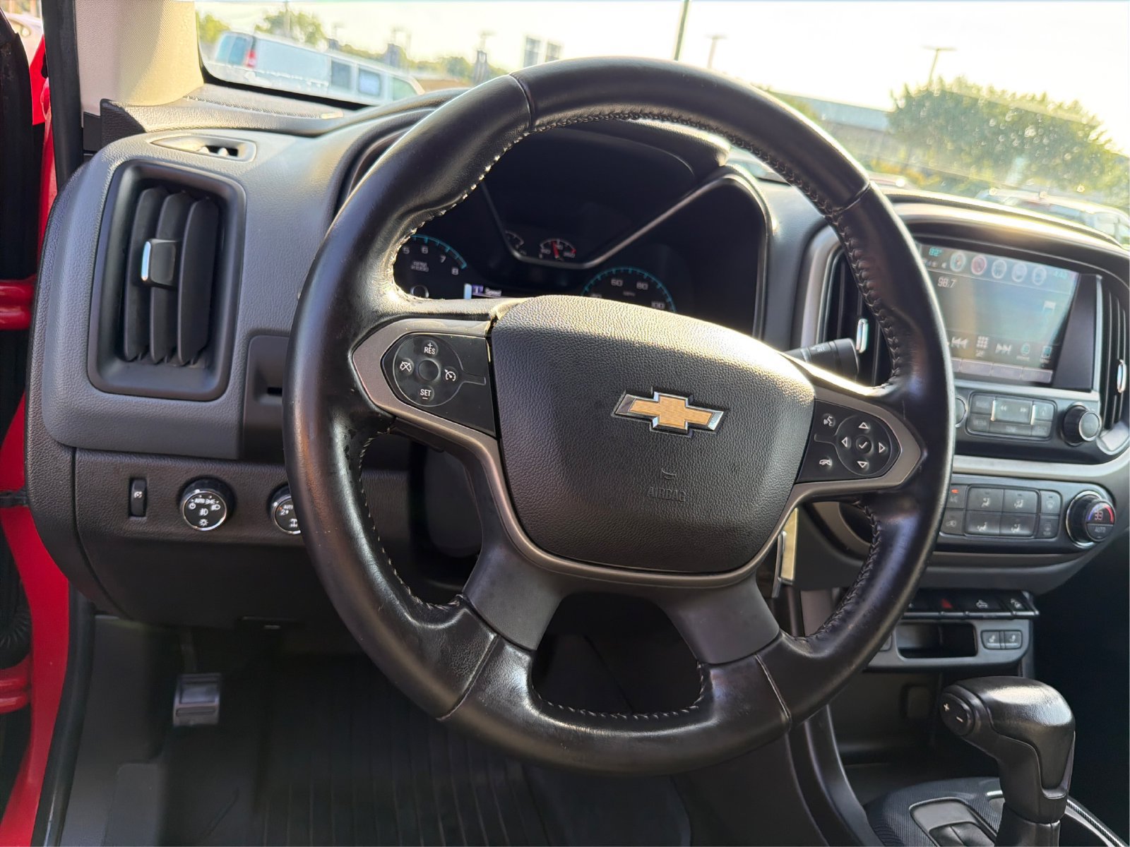 Used 2018 Chevrolet Colorado Z71 AWD/4WD image 18