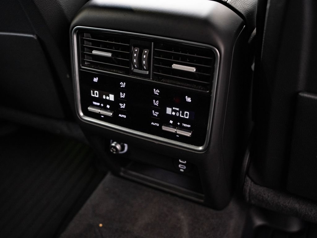 Certified 2020 Porsche Cayenne AWD/4WD image 45
