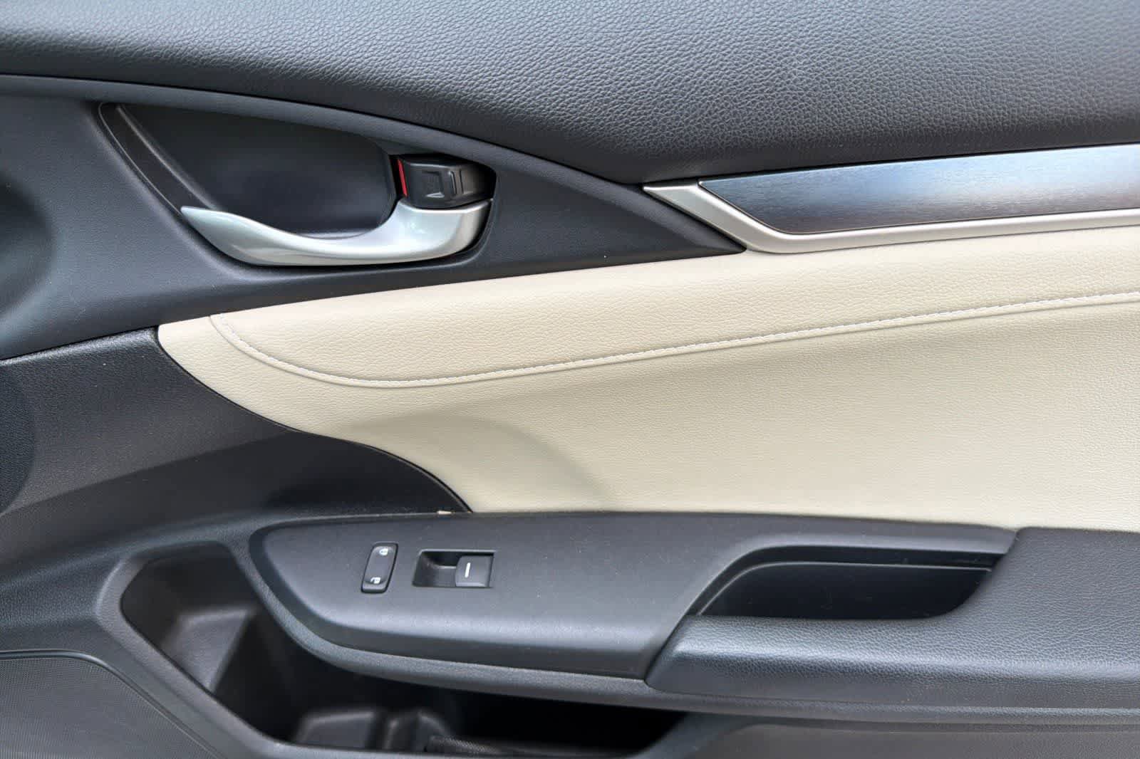 Used 2017 Honda Civic Touring image 17