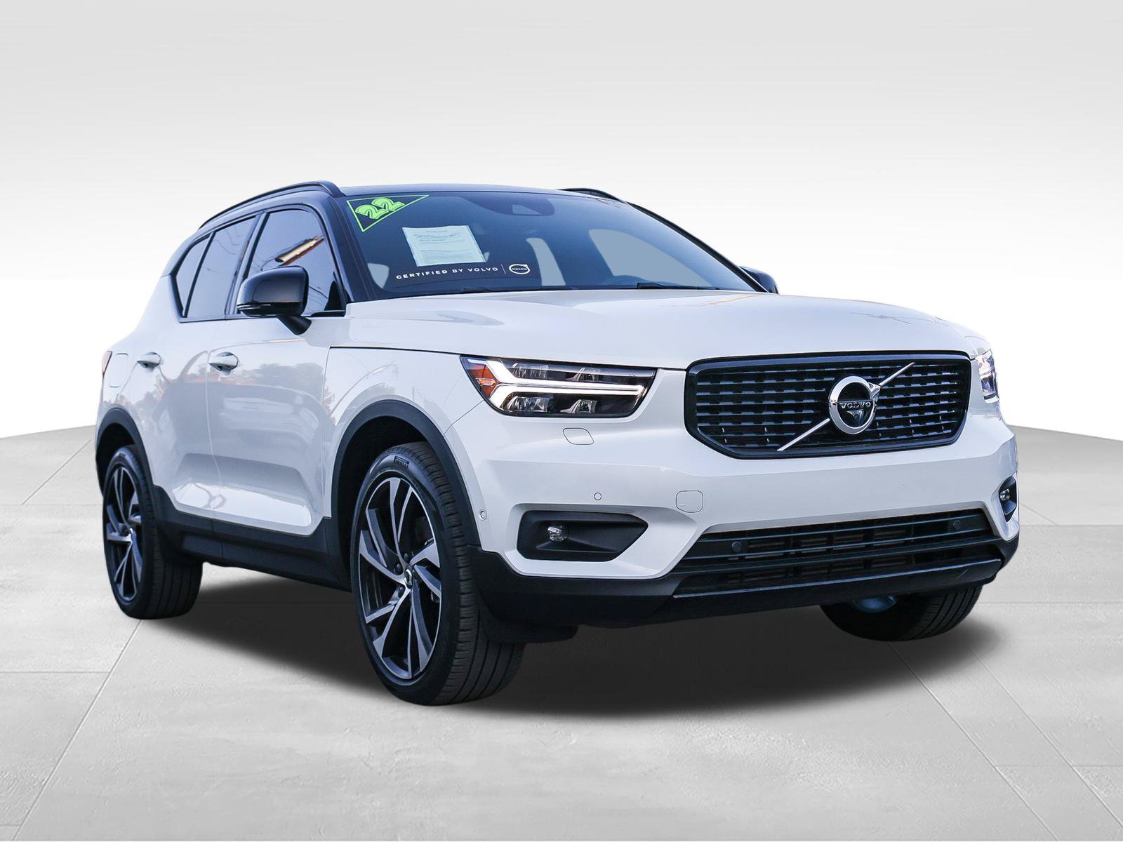 Used 2022 Volvo XC40 T4 R-Design w/ Advanced Package FWD image 3