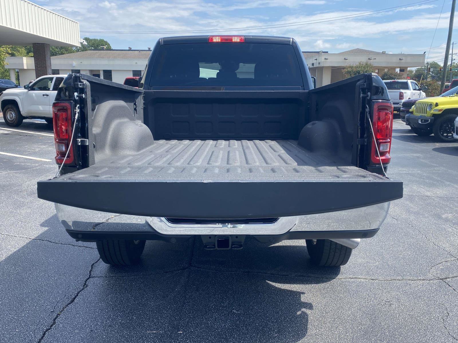 Used 2026 RAM 2500 Big Horn AWD/4WD image 7