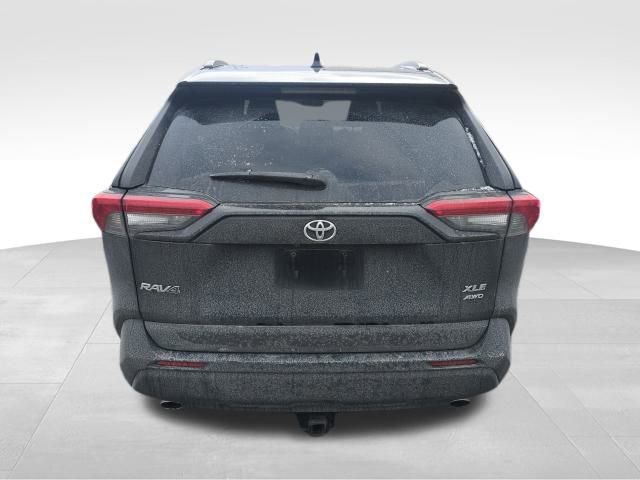 Used 2021 Toyota RAV4 XLE w/ Convenience Package image 5