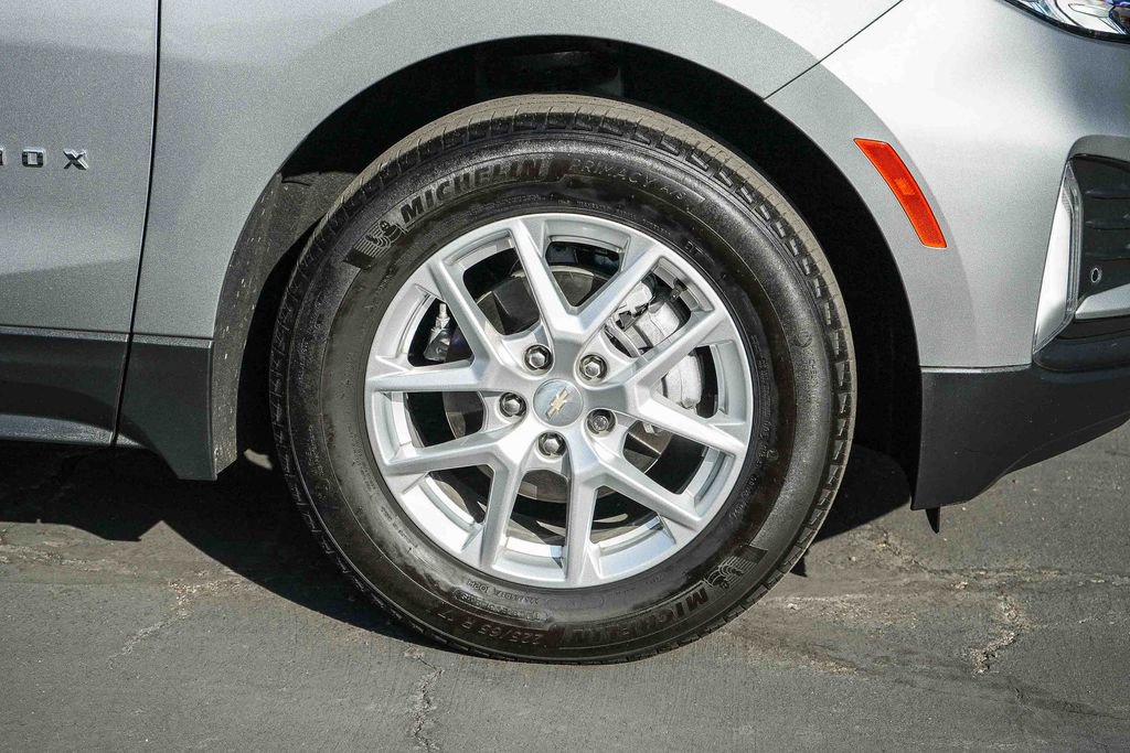 Used 2024 Chevrolet Equinox LT FWD image 11