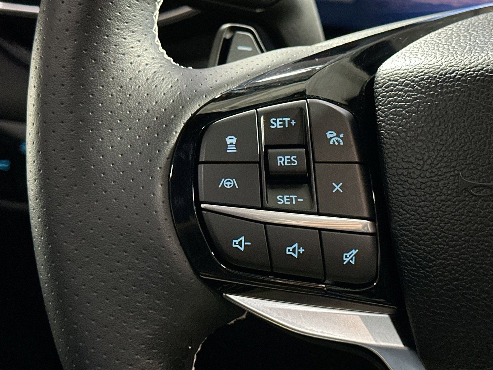 Used 2024 Ford Explorer ST w/ Equipment Group 401A image 21