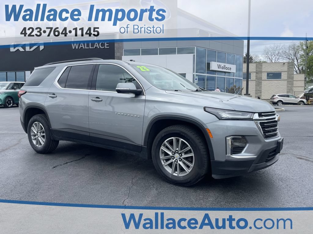 Used 2023 Chevrolet Traverse LT AWD/4WD image 1