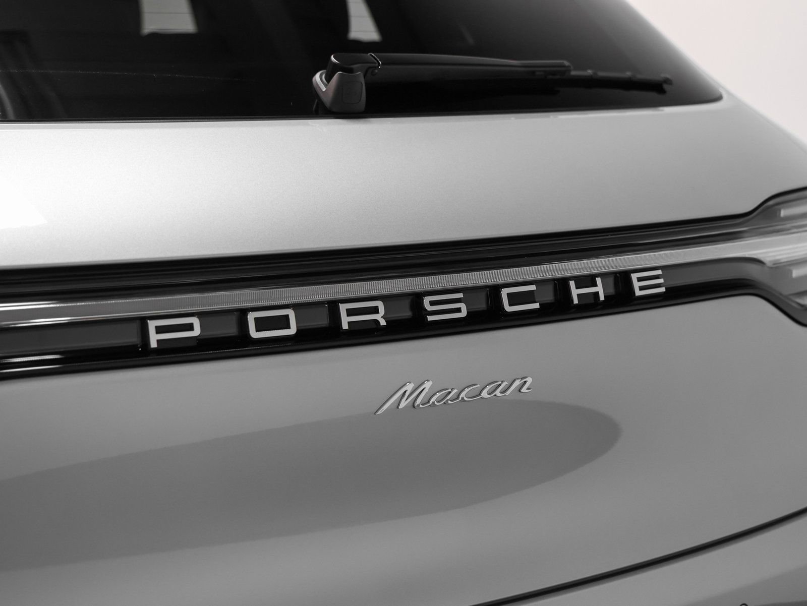 New 2026 Porsche Macan image 18