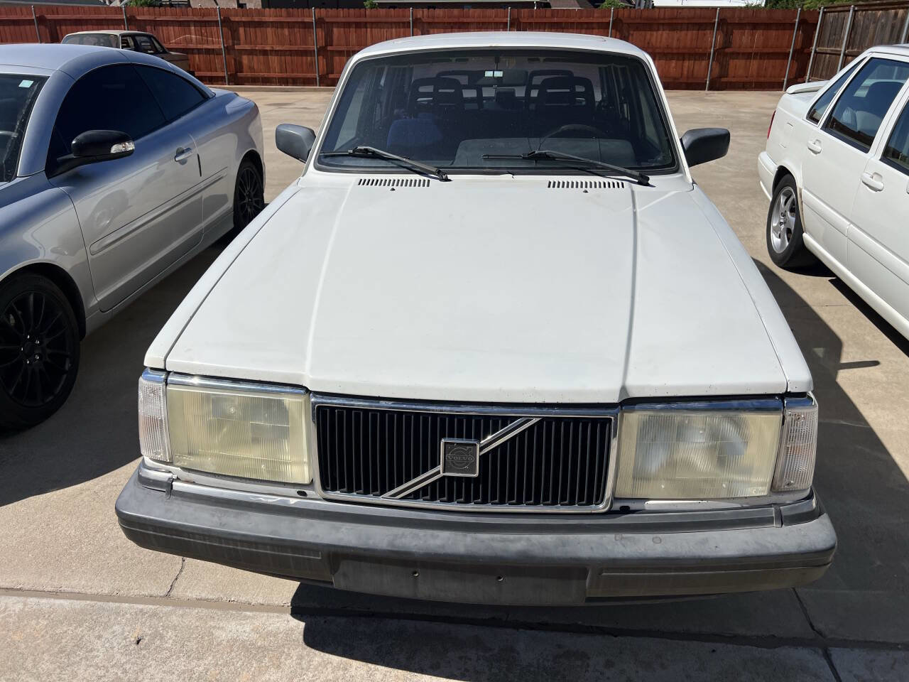Used 1991 Volvo 240 Sedan RWD image 2