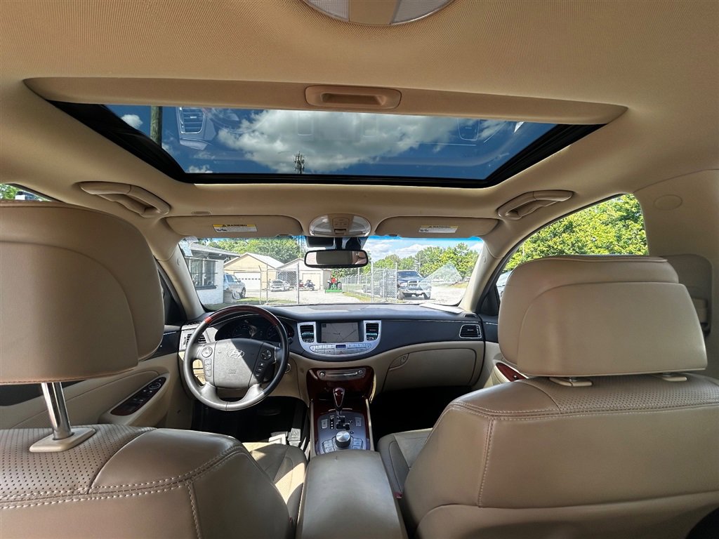 Used 2012 Hyundai Genesis 4.6 RWD image 27