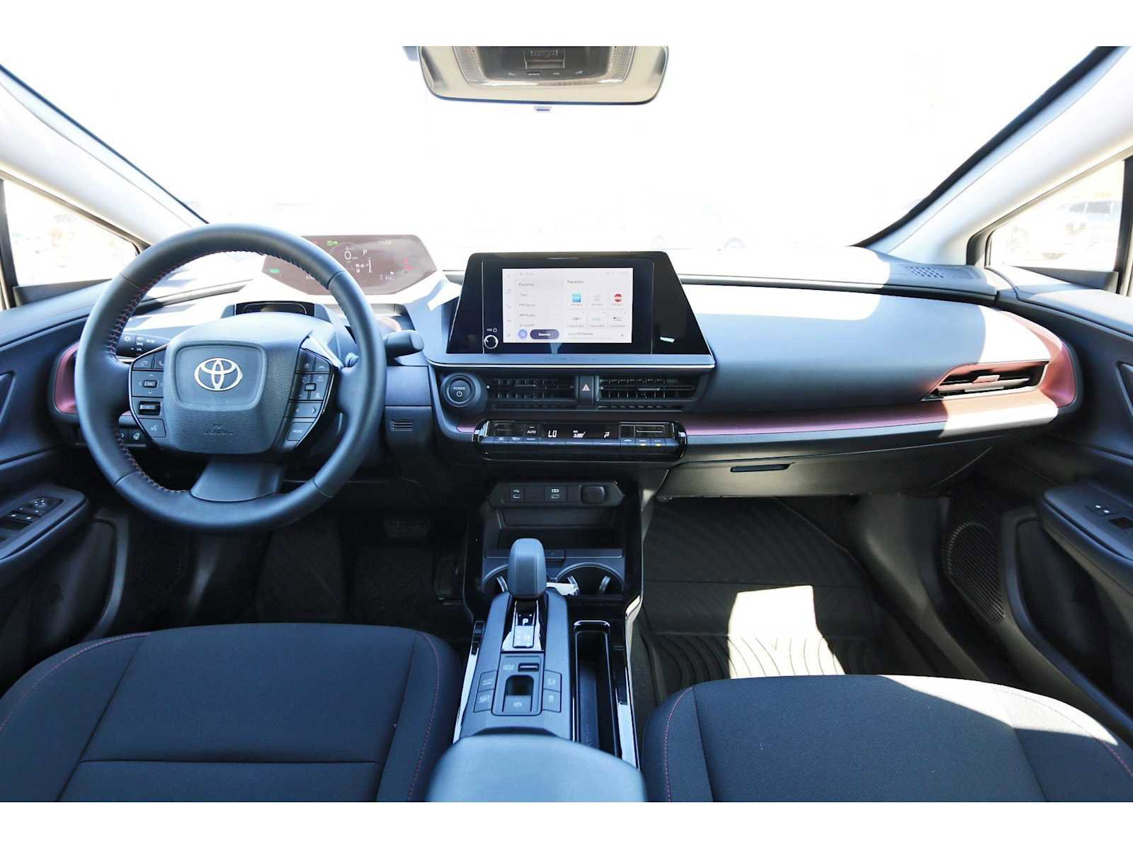 Used 2025 Toyota Prius Plug-In Hybrid image 7