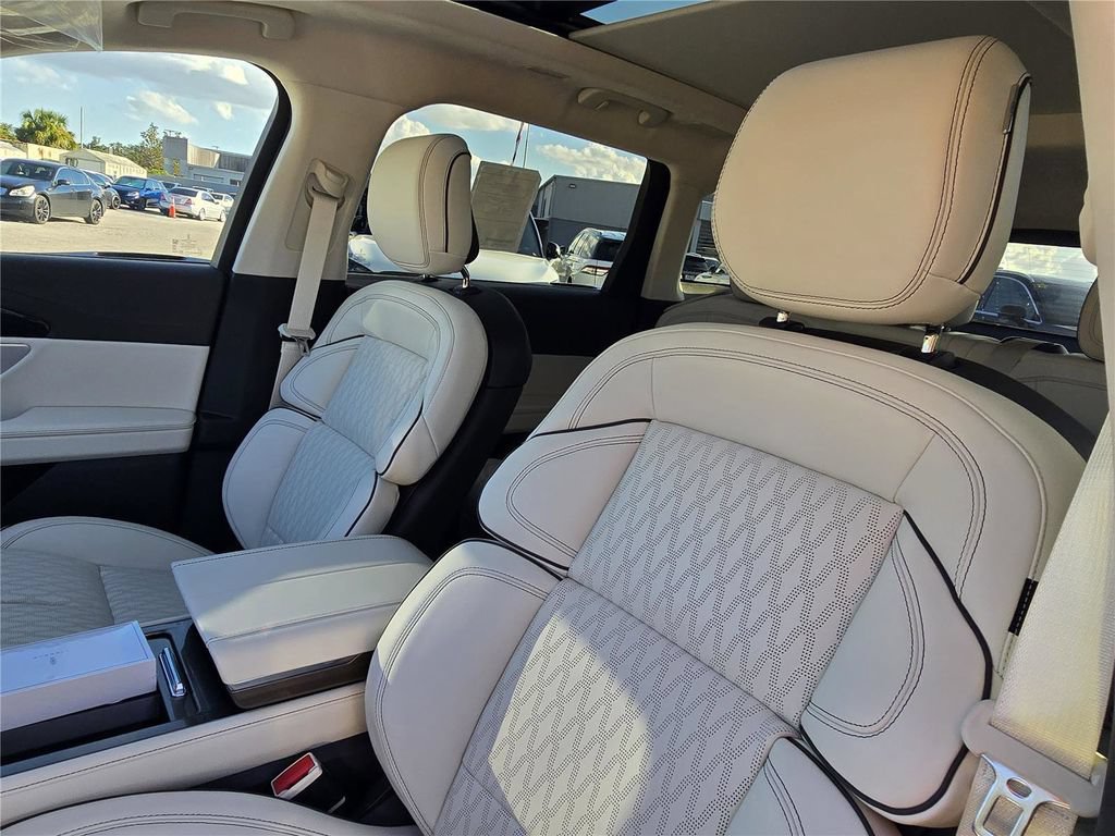 New 2026 Lincoln Nautilus Black Label AWD/4WD image 16