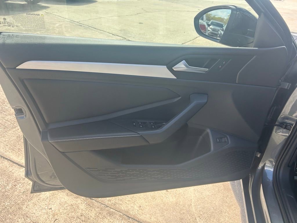 Used 2025 Volkswagen Jetta Sport image 49