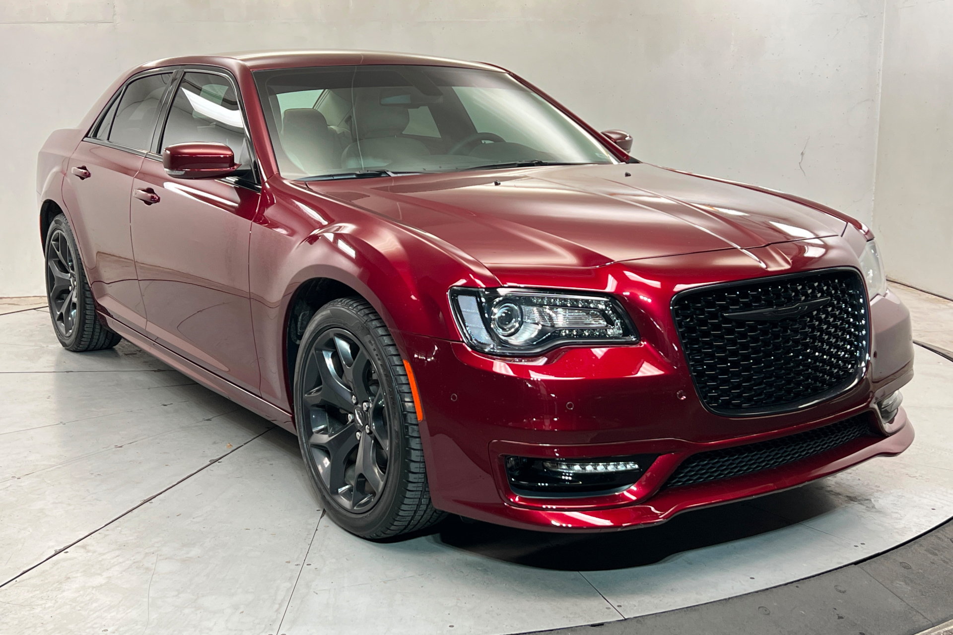 Certified 2022 Chrysler 300 Touring L w/ Comfort Group RWD image 7