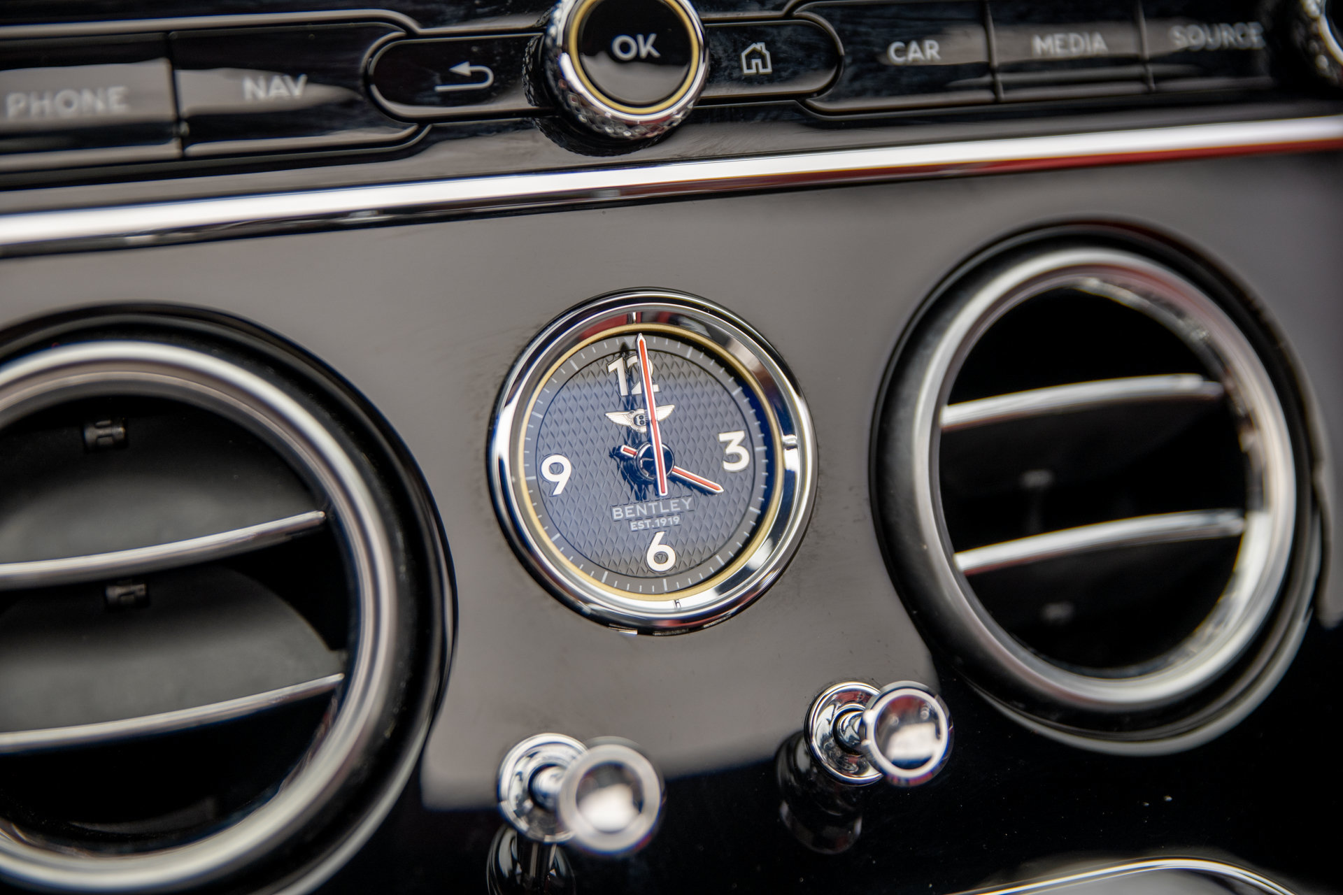 Certified 2022 Bentley Continental GT AWD/4WD image 22