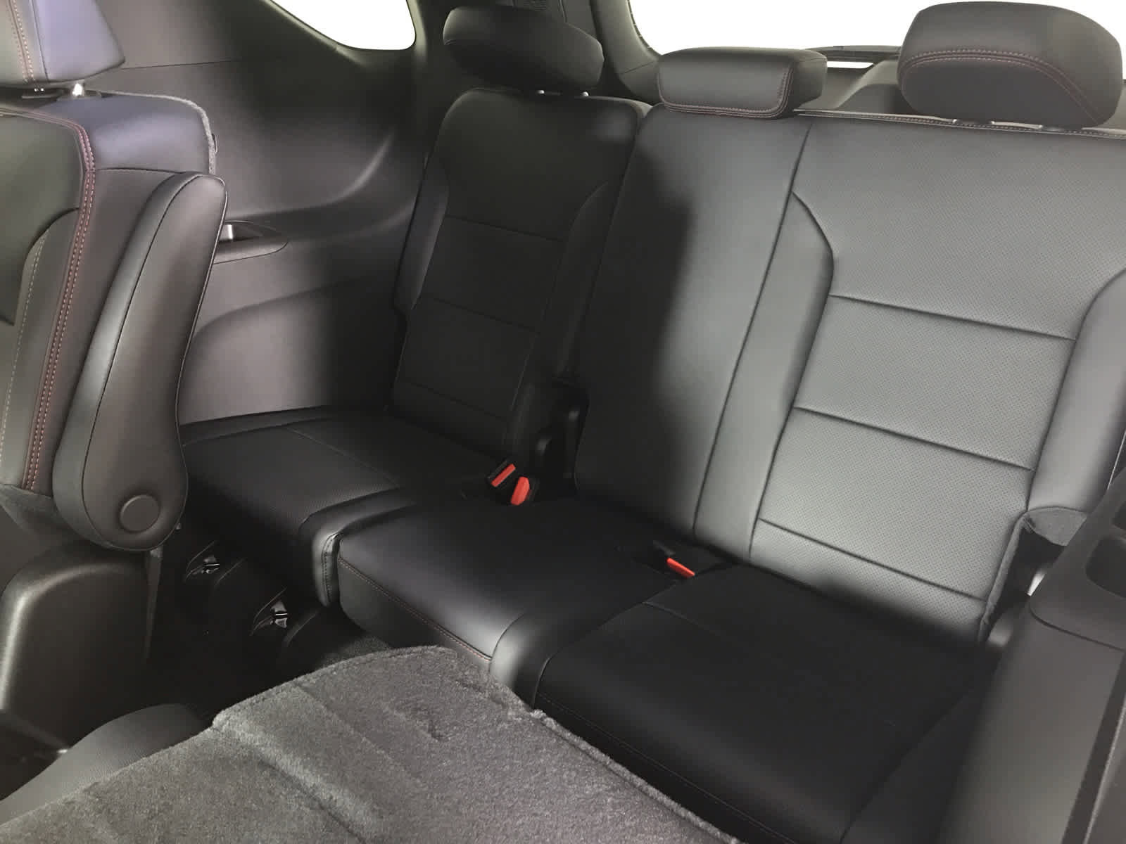 New 2026 Chevrolet Traverse RS w/ LPO, Floor Liner Package image 11