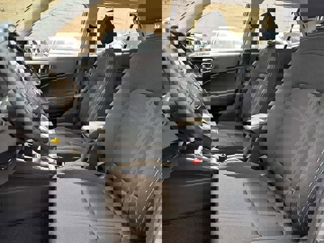 Used 2023 Hyundai Venue SEL image 19