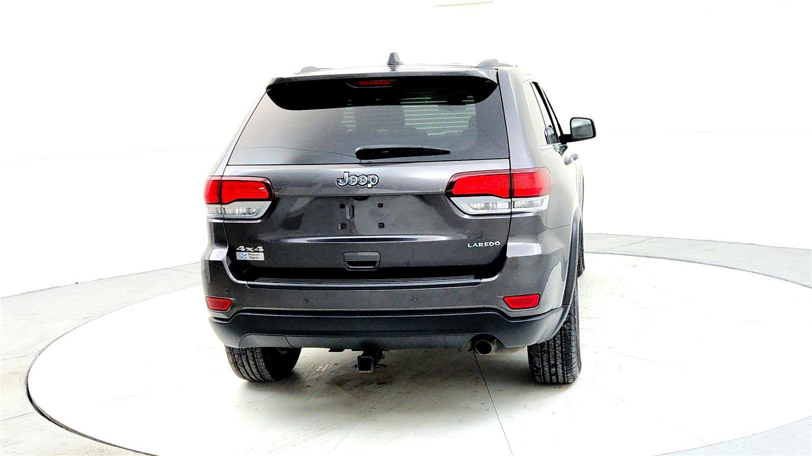 Used 2020 Jeep Grand Cherokee Laredo image 5