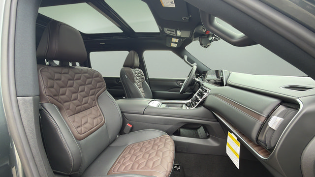 New 2026 Nissan Armada Platinum Reserve AWD/4WD image 16