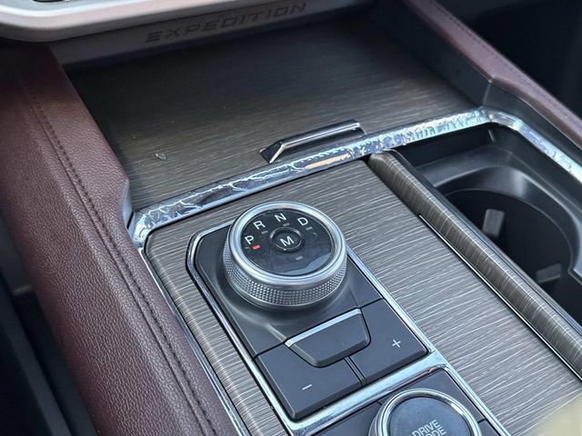 Used 2023 Ford Expedition Limited image 28