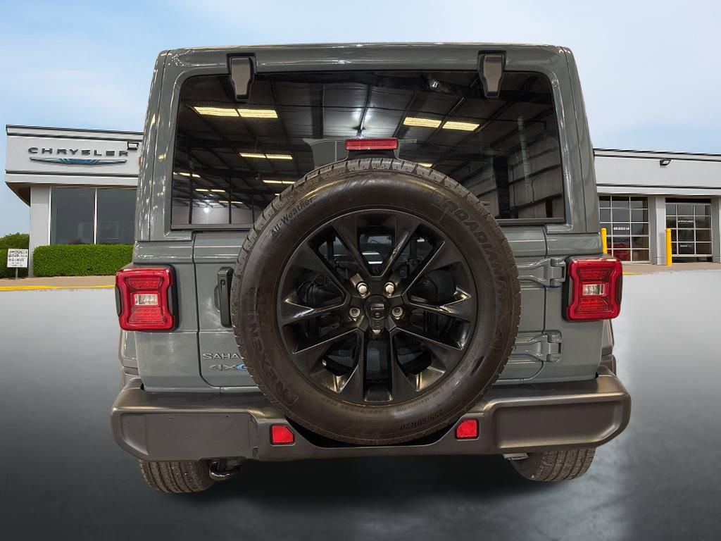 Used 2025 Jeep Wrangler Unlimited Sahara image 4