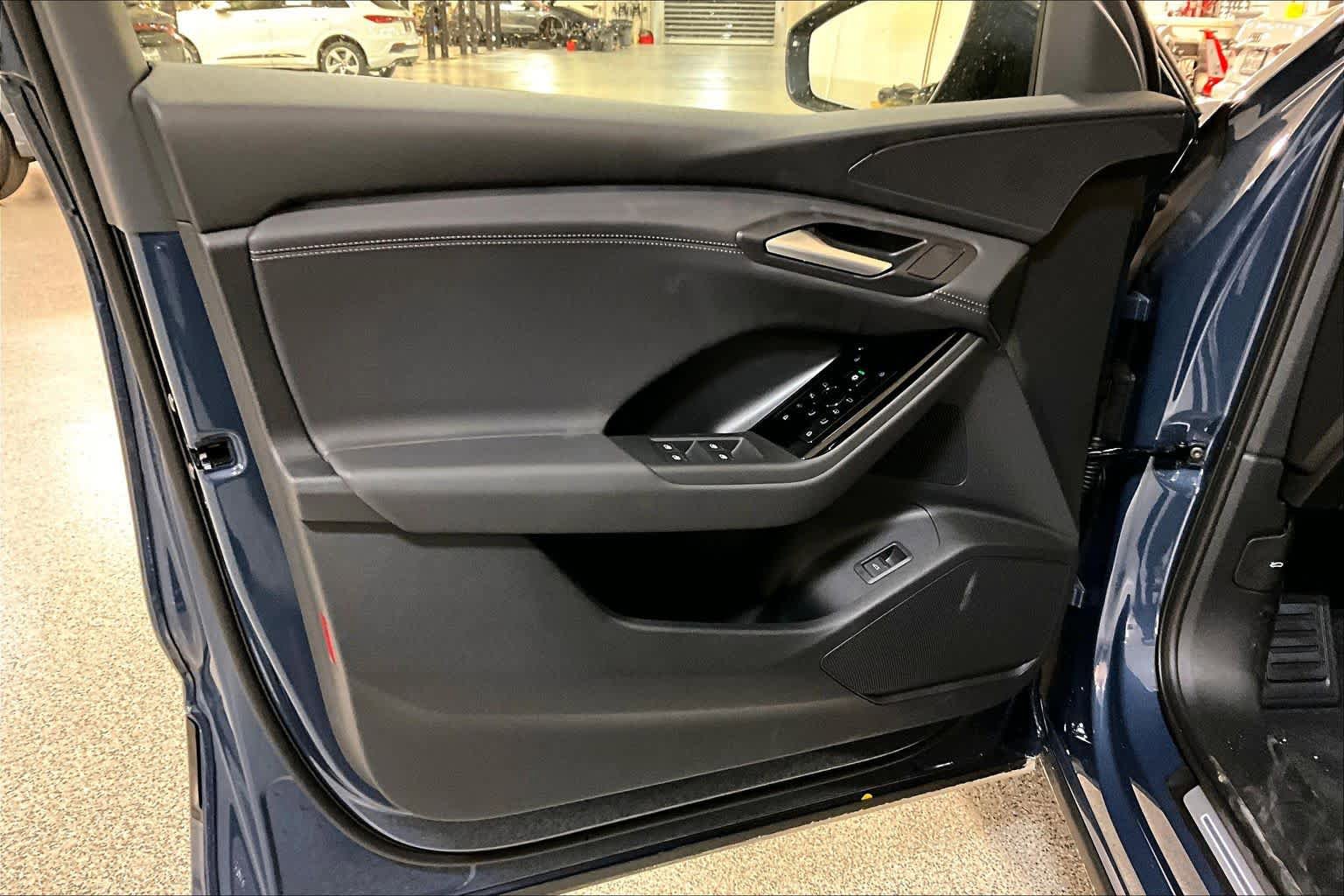 New 2025 Audi Q6 e-tron Premium AWD/4WD image 10