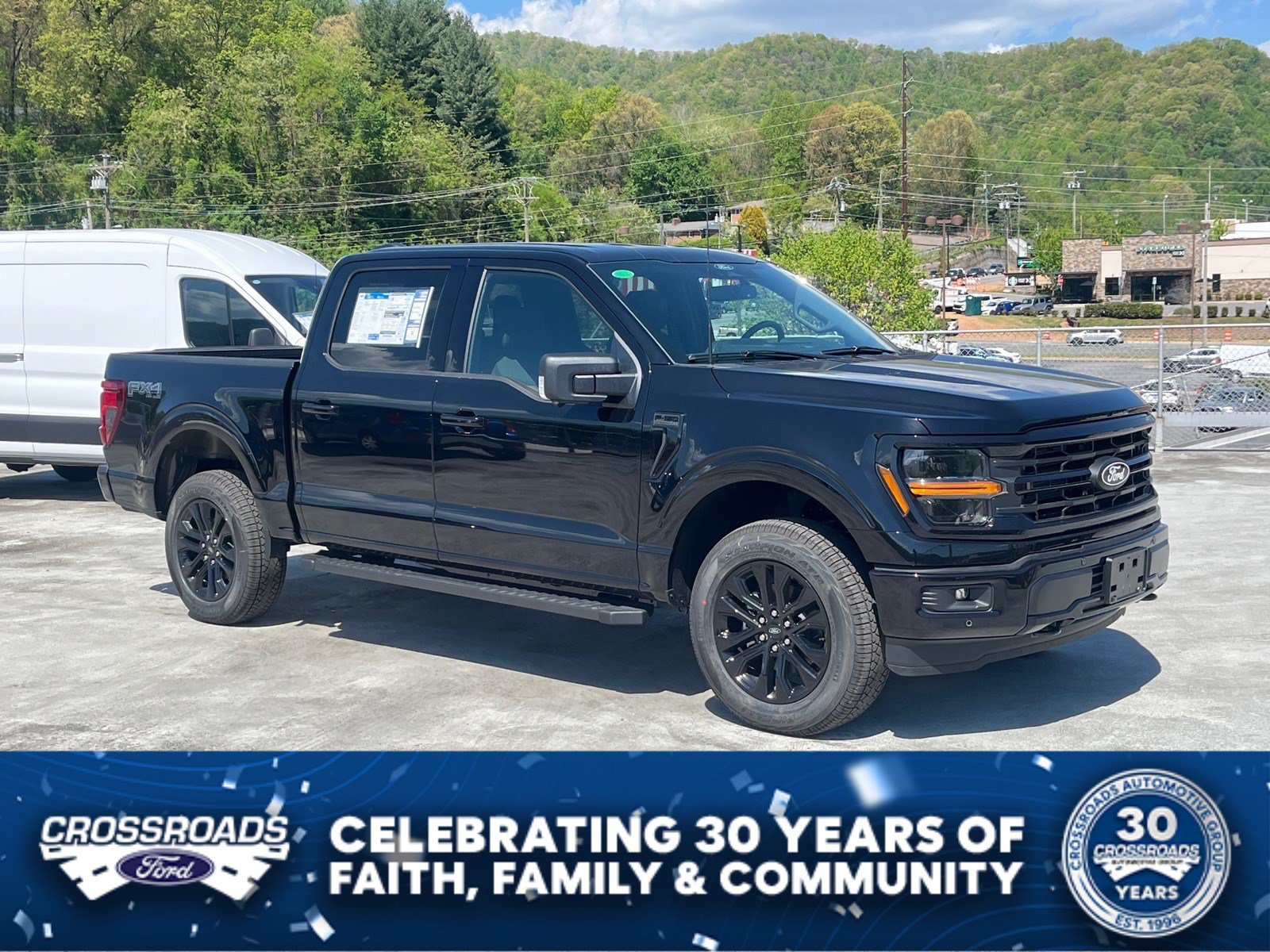 New 2026 Ford F150 XLT w/ Equipment Group 302A MID