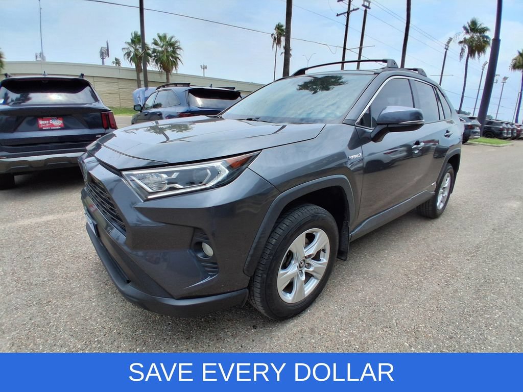 Used 2021 Toyota RAV4 XLE w/ Convenience Package AWD/4WD image 3