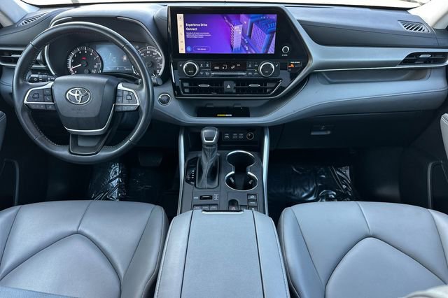 Certified 2023 Toyota Highlander XLE image 19