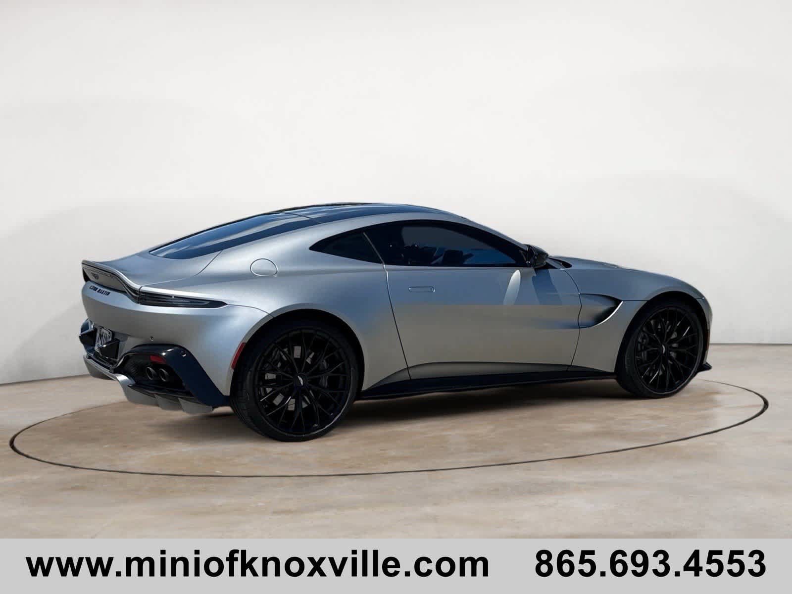 Used 2023 Aston Martin V8 Vantage Coupe RWD image 3