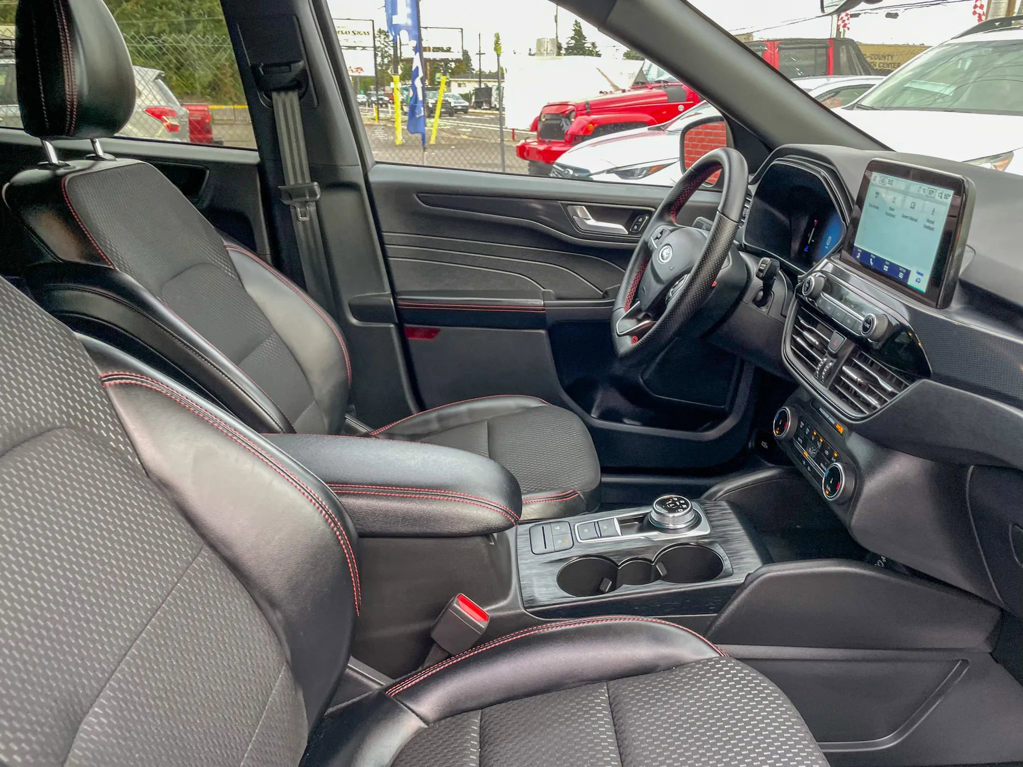 Used 2025 Ford Escape ST-Line AWD/4WD image 39