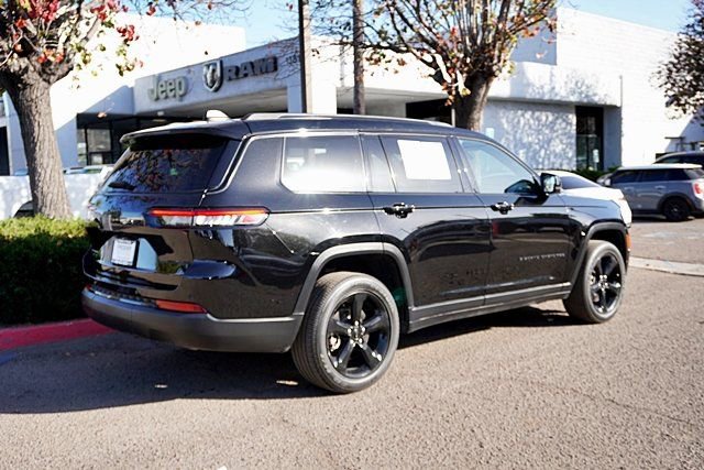 Certified 2023 Jeep Grand Cherokee L Laredo image 7