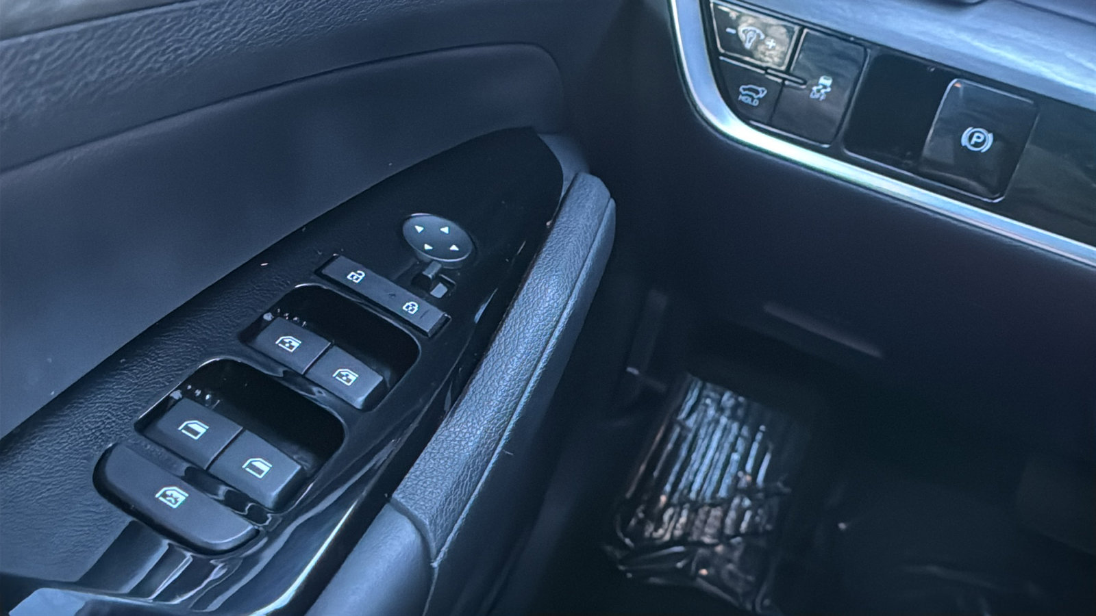 Used 2024 Kia Sportage X-Line w/ X-Line Premium Package image 34