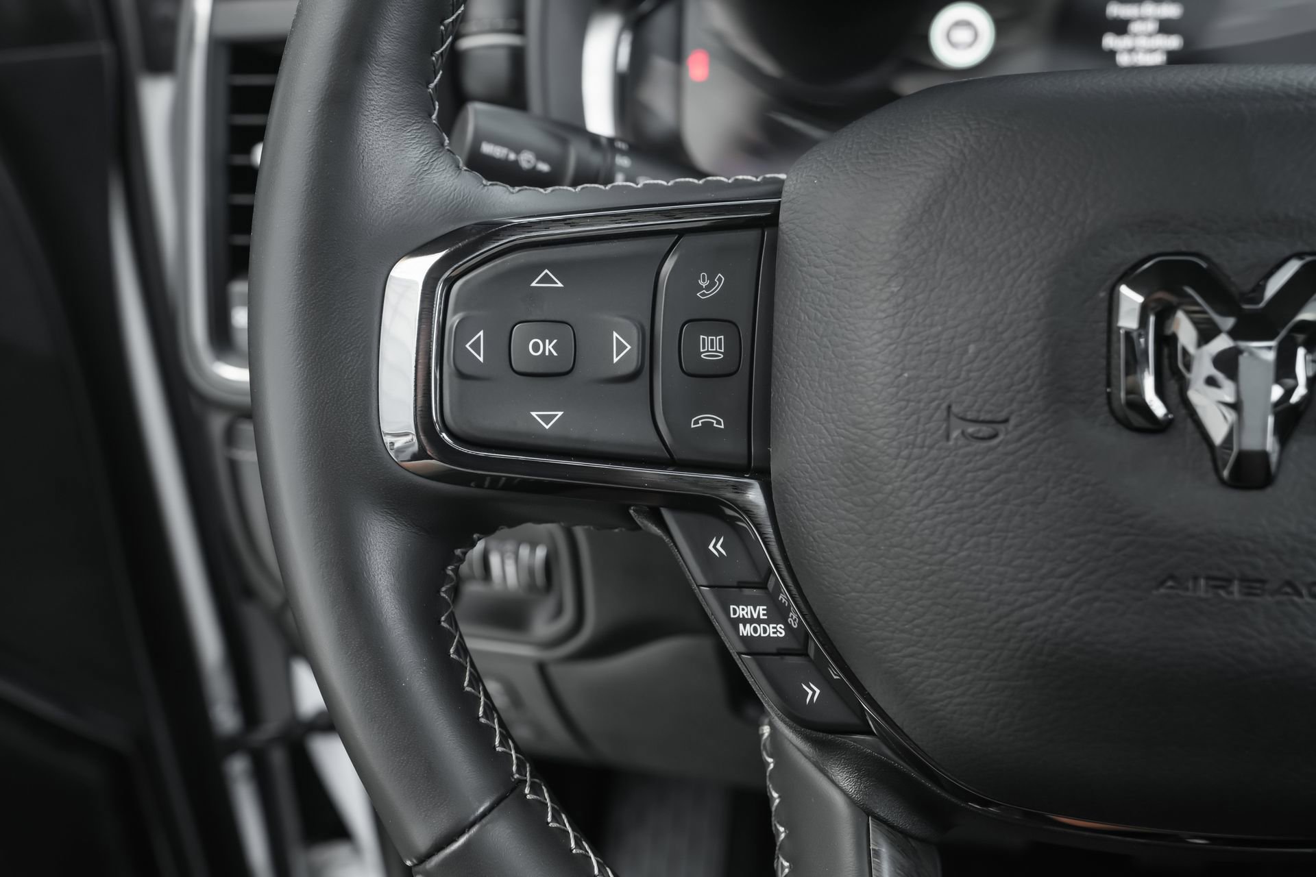 Used 2025 RAM 1500 Limited AWD/4WD image 20