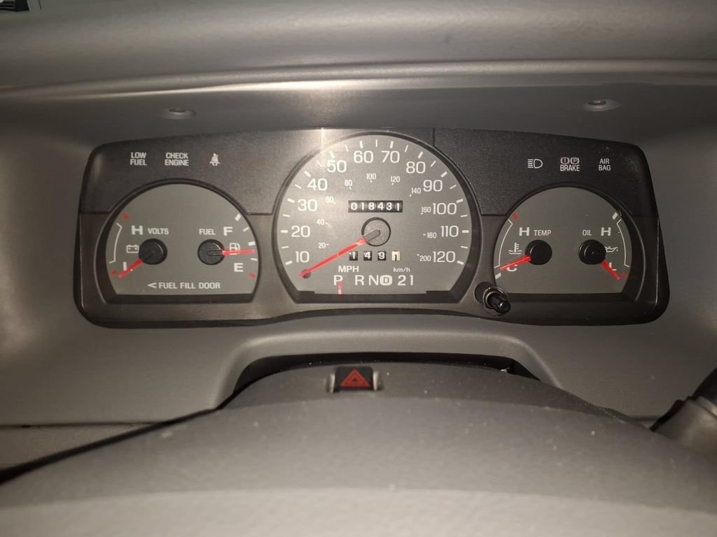 Used 2005 Mercury Grand Marquis GS RWD image 16