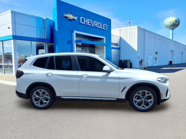 Used 2022 BMW X3 xDrive30i w/ Premium Package w/ZPA AWD/4WD image 2
