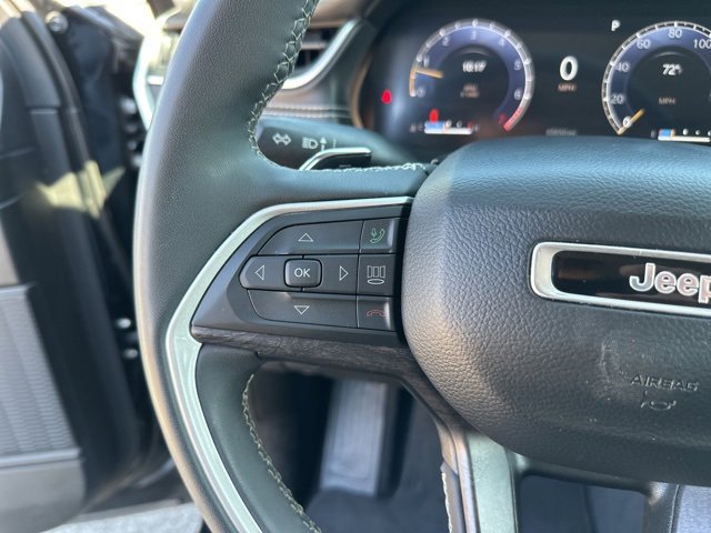 Used 2023 Jeep Grand Cherokee Limited w/ Black Appearance Package image 28
