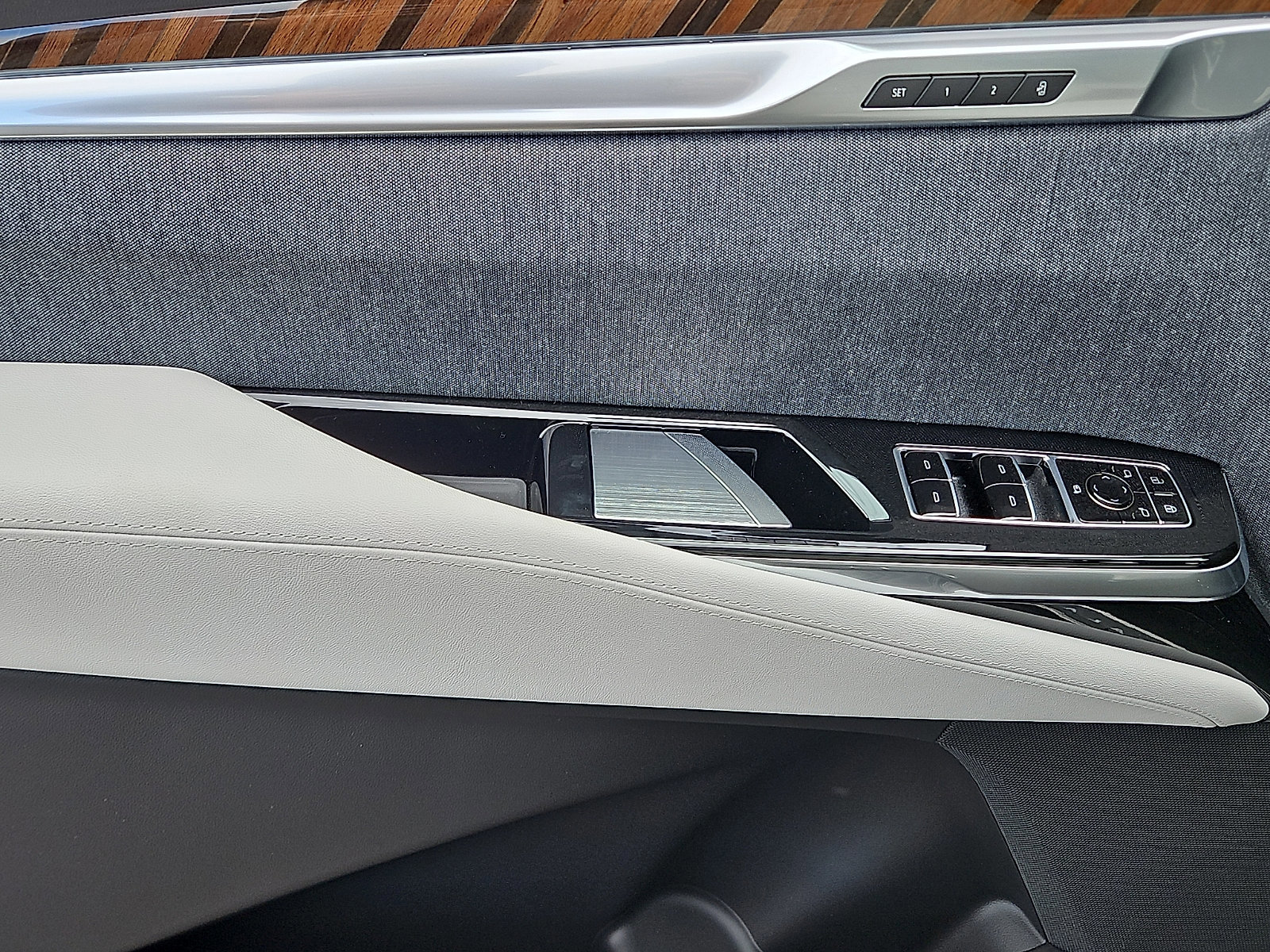 New 2026 Cadillac Escalade Platinum Sport w/ LPO, ONYX Package image 12