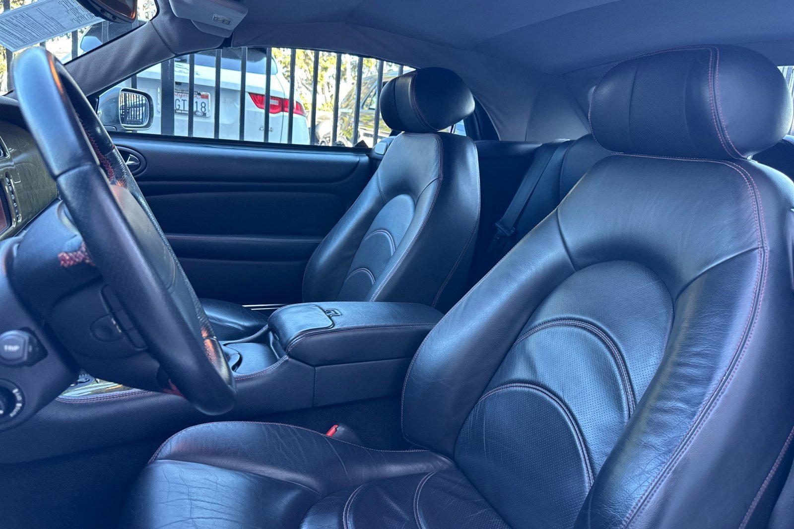 Used 2001 Jaguar XKR Convertible image 6