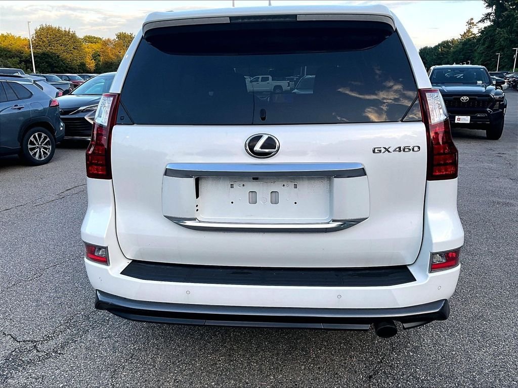 Used 2022 Lexus GX 460 Premium w/ Accessory Package AWD/4WD image 10